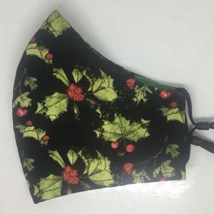 HOLLY & BERRIES 100% COTTON 3-LAYER MASK & LANYARD